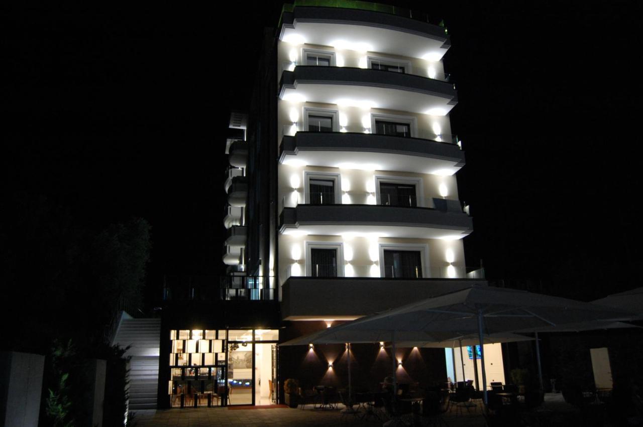 A&G Hotel Radhime Bagian luar foto