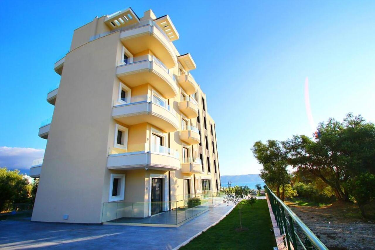A&G Hotel Radhime Bagian luar foto