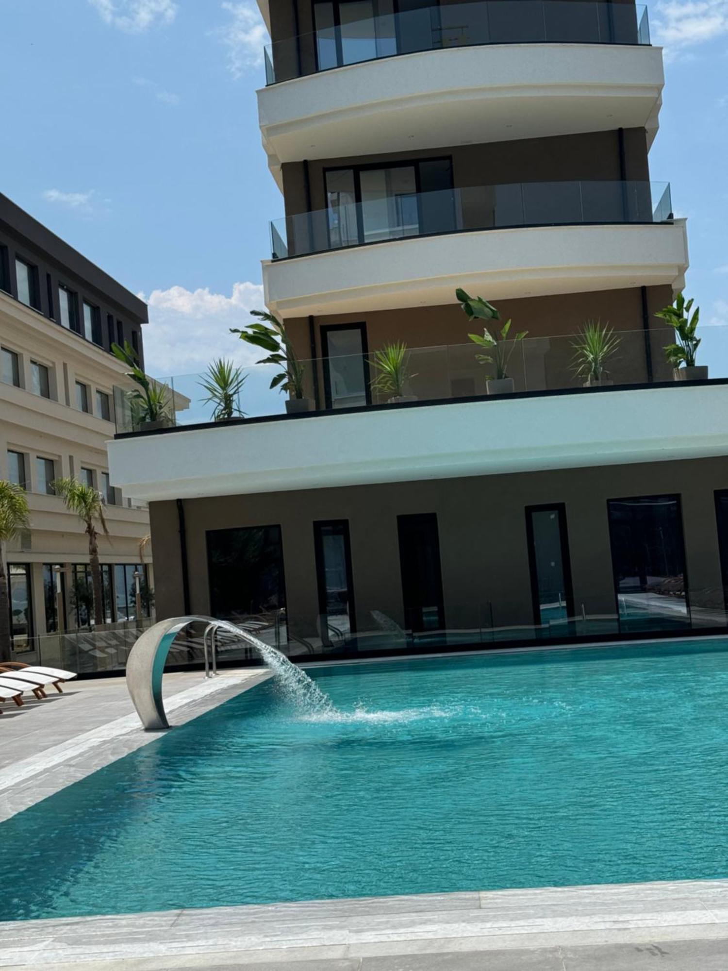 A&G Hotel Radhime Bagian luar foto