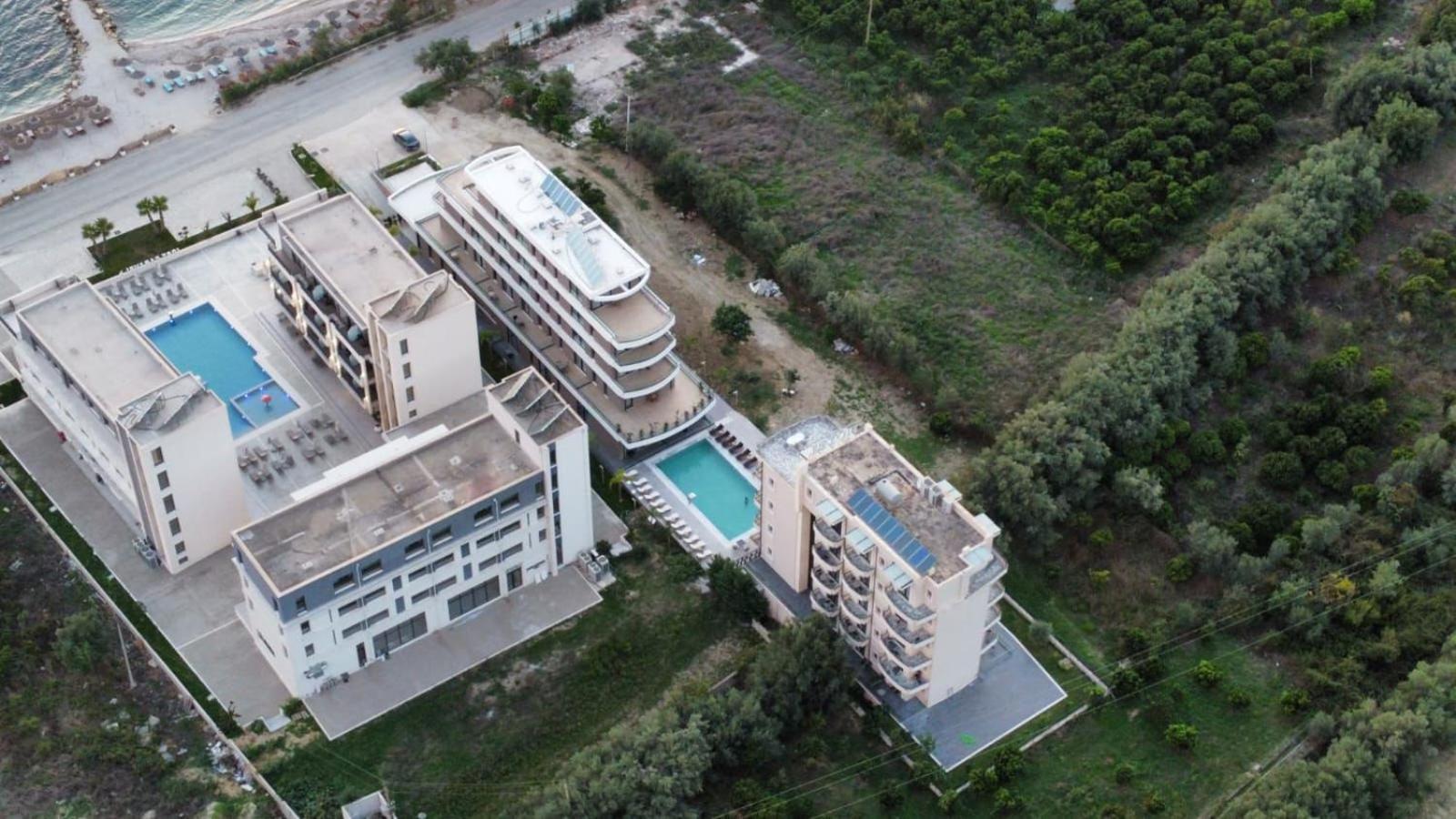 A&G Hotel Radhime Bagian luar foto