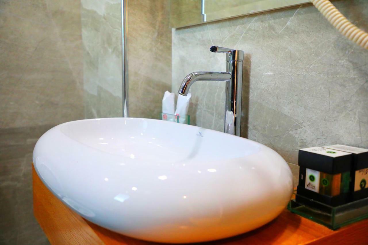 A&G Hotel Radhime Bagian luar foto