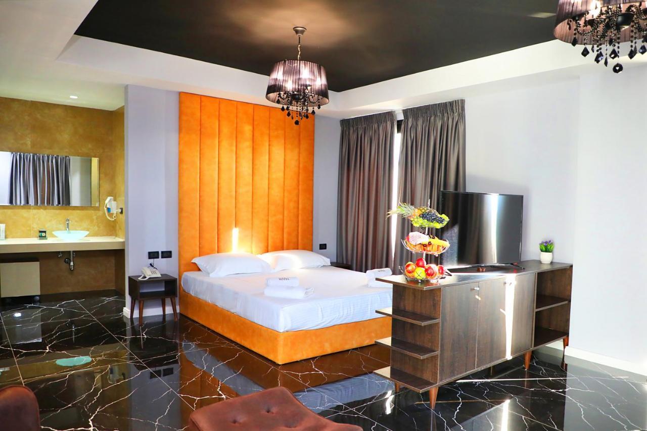 A&G Hotel Radhime Bagian luar foto