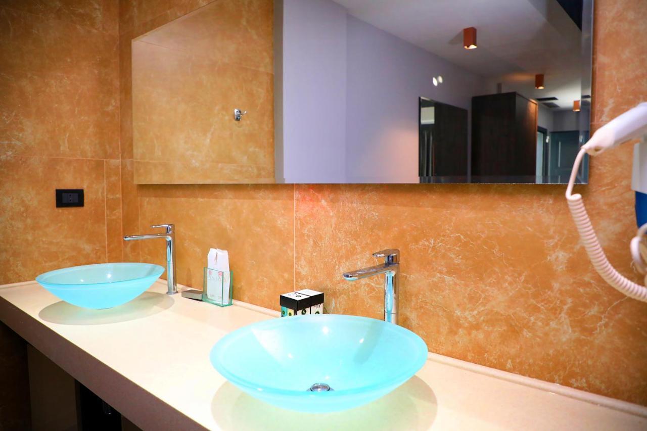 A&G Hotel Radhime Bagian luar foto